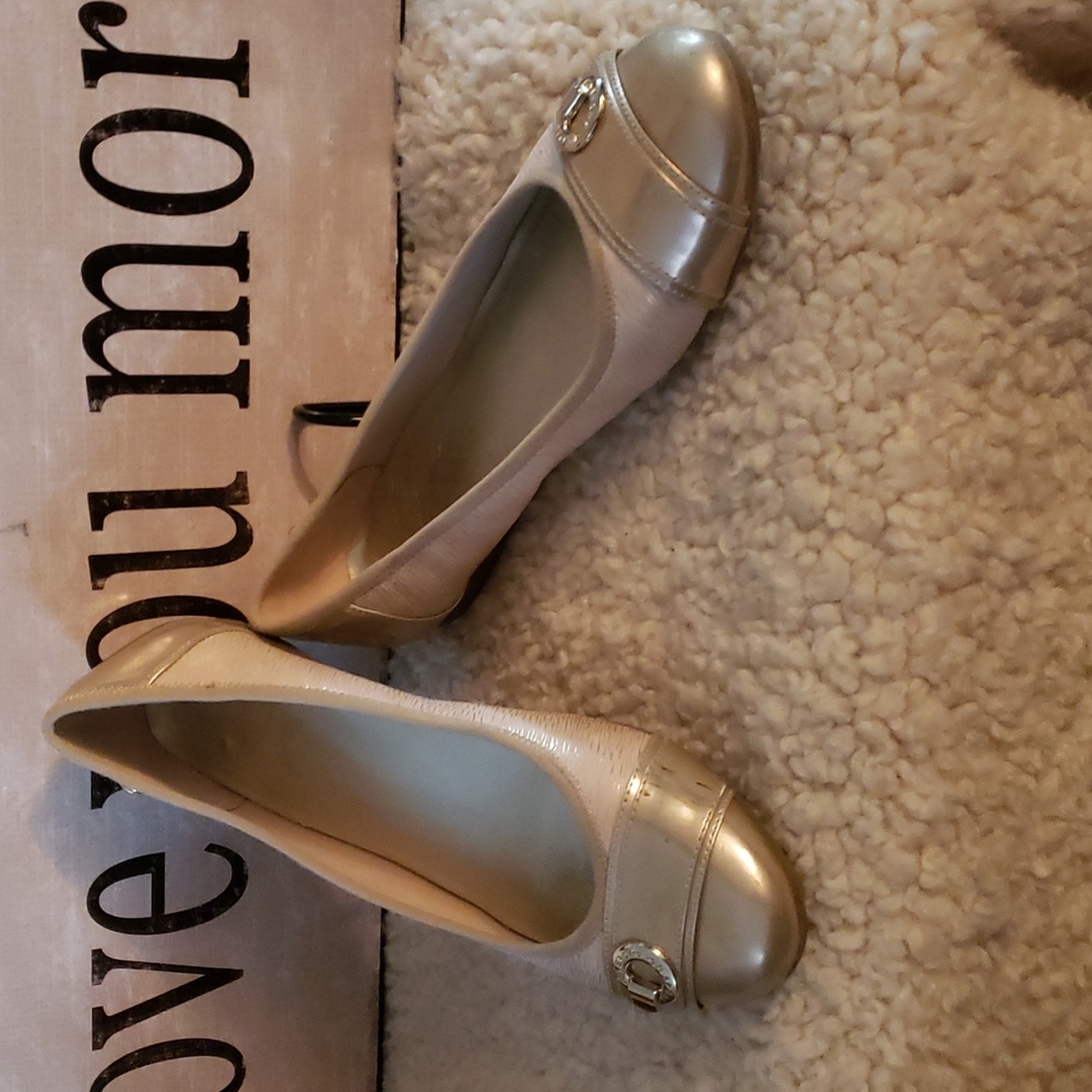 AK Sport Flats Size 8.5